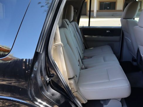 Used 2014 Ford Expedition XLT image 23