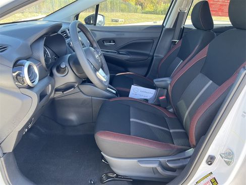 Certified 2025 Nissan Versa SR w/ Trunk Package image 22