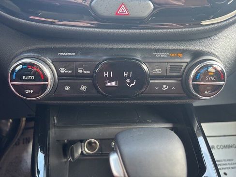 Used 2025 Kia Soul EX image 16