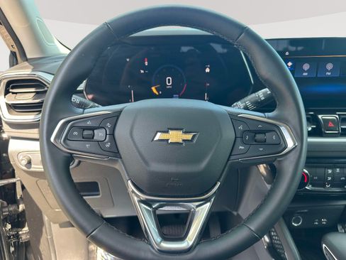 Used 2024 Chevrolet TrailBlazer LT w/ LT Cold Weather Package FWD image 13