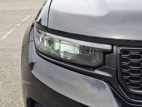 Used 2025 Jeep Grand Cherokee Altitude AWD/4WD image 12