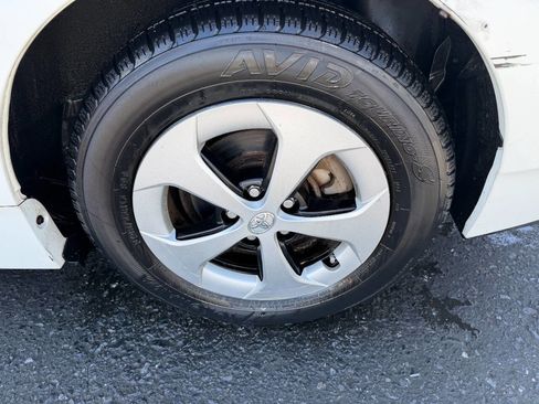 Used 2013 Toyota Prius Four w/ Deluxe Solar Roof Pkg image 12