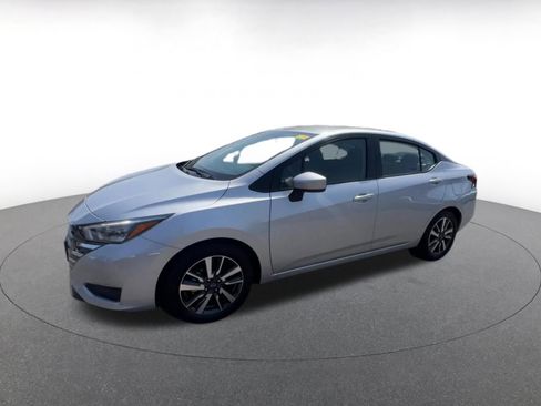 Used 2025 Nissan Versa SV FWD image 8