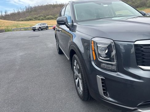 Used 2022 Kia Telluride S image 8