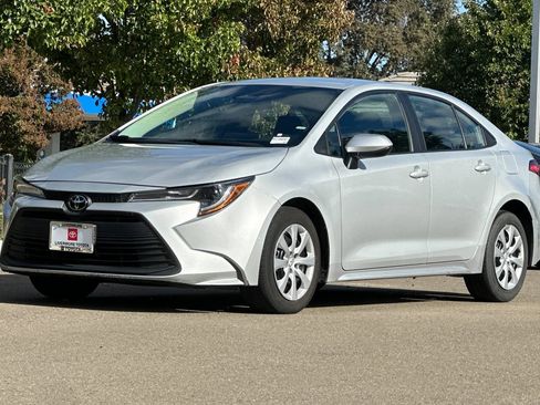 Used 2024 Toyota Corolla LE FWD image 8