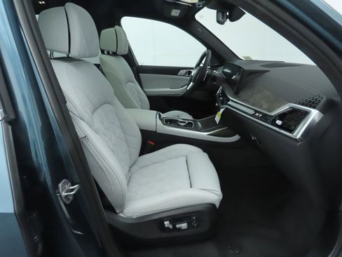 New 2026 BMW X7 xDrive40i w/ Premium Package image 21