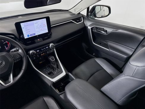 Used 2023 Toyota RAV4 XLE Premium image 24