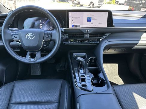 Used 2026 Toyota Crown AWD/4WD image 10