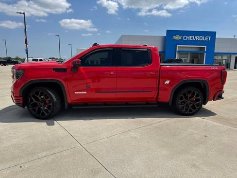 Used 2022 GMC Sierra 1500 Elevation AWD/4WD image 2