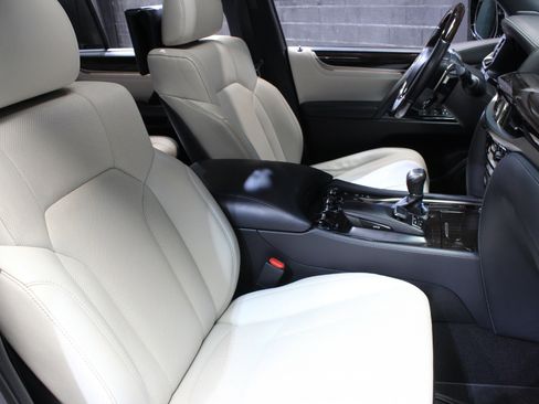 Used 2019 Lexus LX 570 4WD w/ Inspiration Series image 48