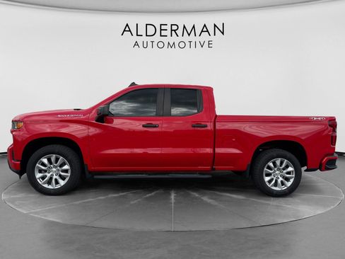 Used 2021 Chevrolet Silverado 1500 Custom image 2