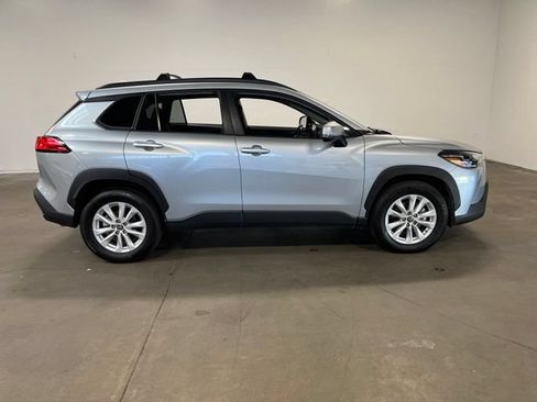 Used 2022 Toyota Corolla Cross LE w/ Moonroof Package AWD/4WD image 2