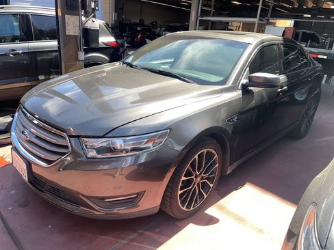 Used 2018 Ford Taurus SEL w/ Equipment Group 201A image 2