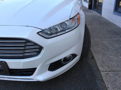 Used 2016 Ford Fusion Titanium image 3