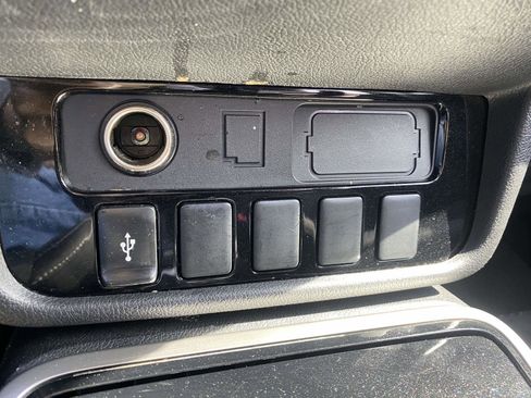 Used 2019 Mitsubishi Outlander ES image 26