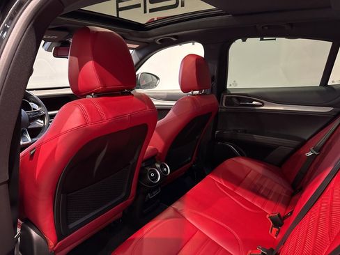 Used 2023 Alfa Romeo Stelvio Veloce image 33