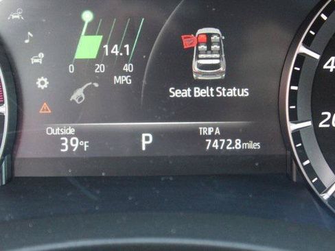 Certified 2021 Toyota Highlander XLE AWD/4WD image 11