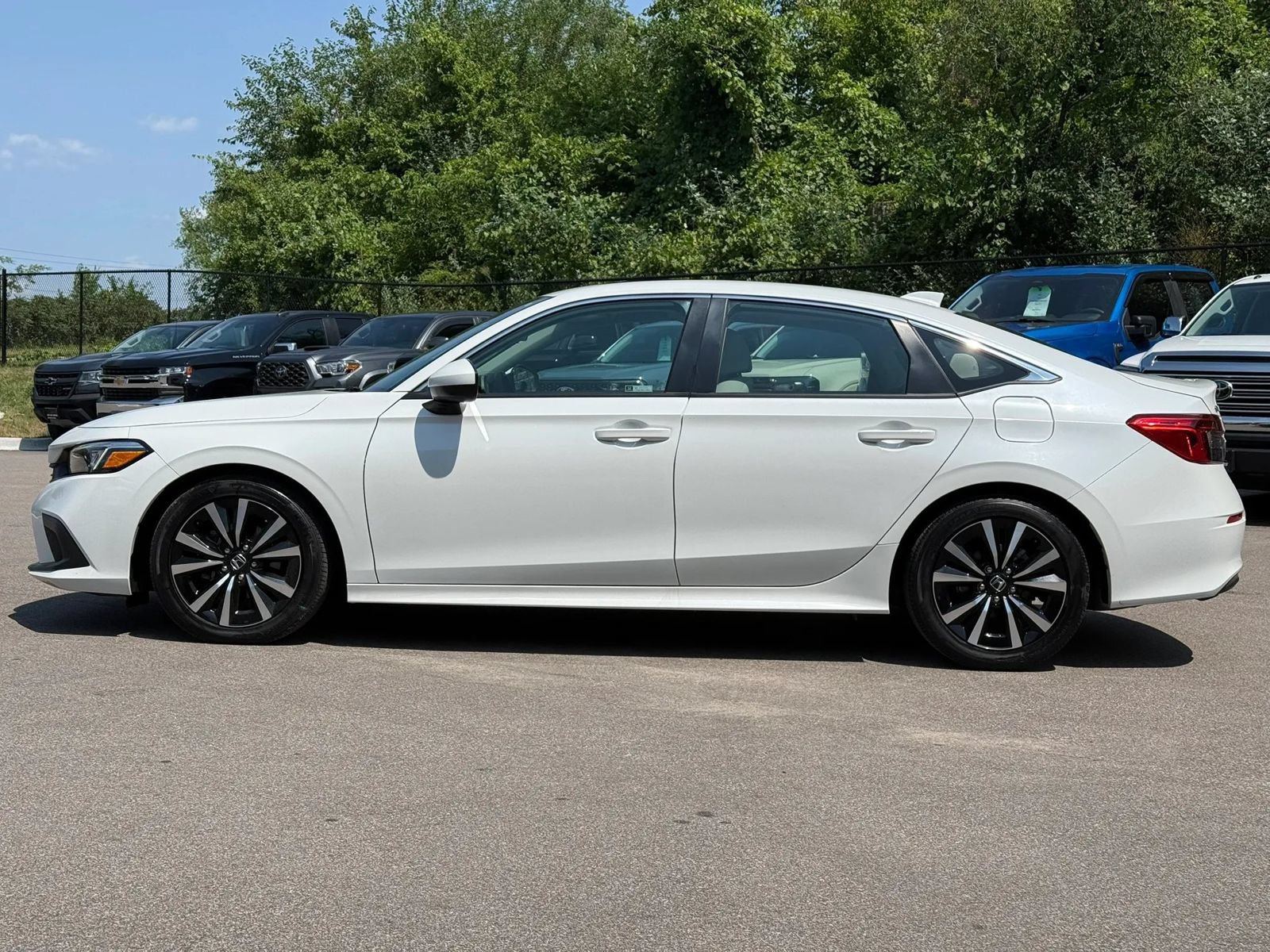 Used 2023 Honda Civic EX image 2