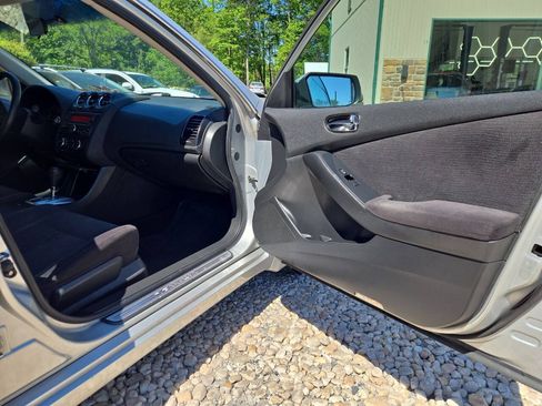 Used 2010 Nissan Altima 2.5 S FWD image 19