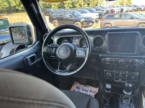 Used 2021 Jeep Wrangler Unlimited Sport AWD/4WD image 27