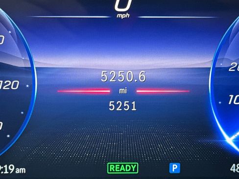 Used 2025 Mercedes-Benz EQB 300 EQB 300 image 28