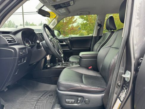 Used 2016 Toyota 4Runner TRD Pro image 17