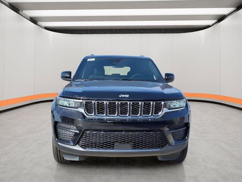 New 2025 Jeep Grand Cherokee Laredo X image 2