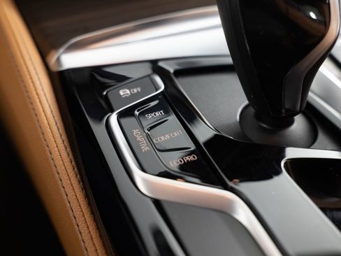 Used 2019 BMW M550i xDrive AWD/4WD image 39