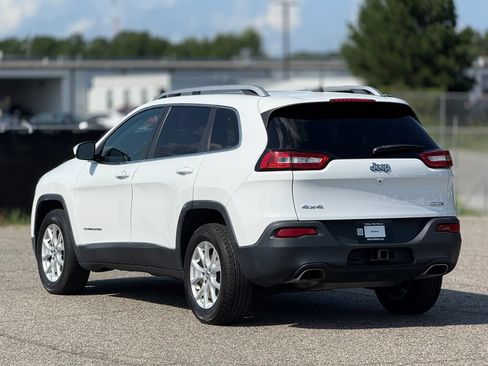 Used 2016 Jeep Cherokee Latitude w/ Comfort/Convenience Group AWD/4WD image 10