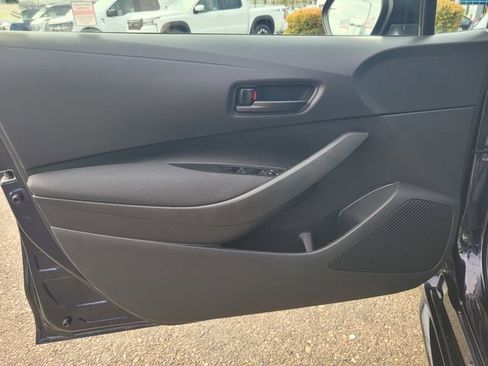 Used 2022 Toyota Corolla LE w/ LE Convenience Package image 17