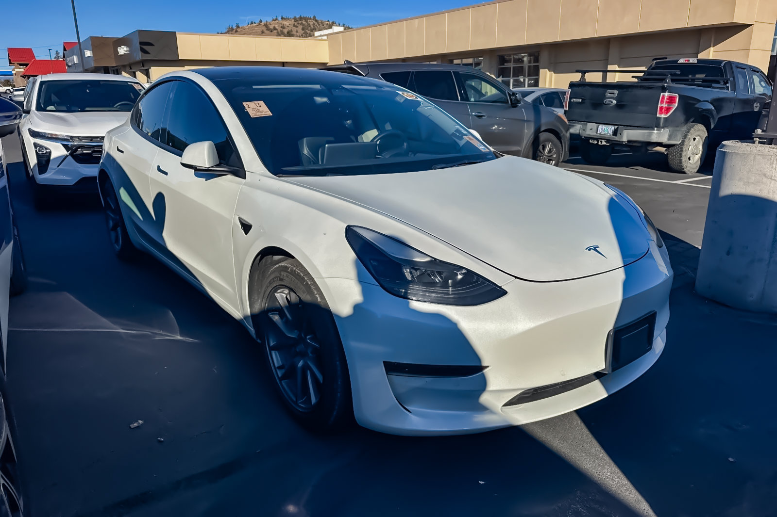 Used 2022 Tesla Model 3 Standard Range RWD image 2