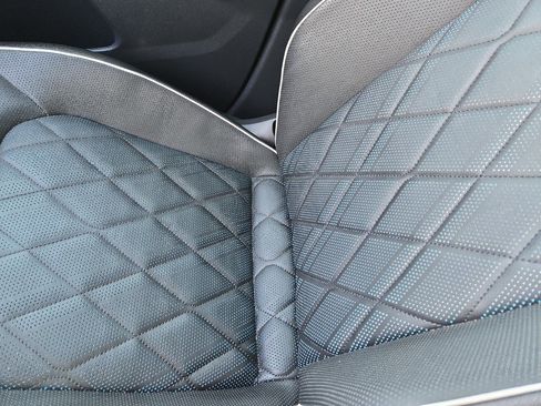 Used 2024 Volkswagen Atlas Cross Sport SEL Premium R-Line image 10