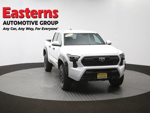 Used 2024 Toyota Tacoma TRD Off-Road AWD/4WD image 54