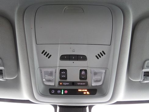 Used 2020 Chevrolet Blazer LT w/ Sound & Technology Package FWD image 25