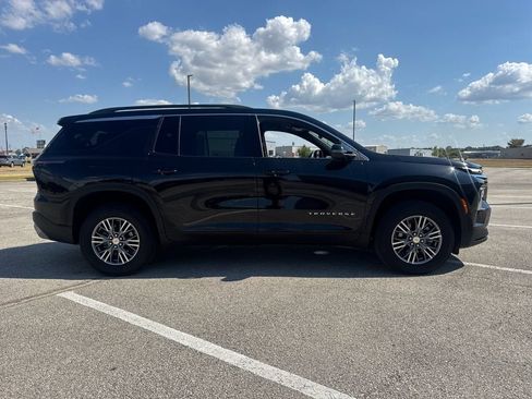 Used 2026 Chevrolet Traverse LT FWD image 7