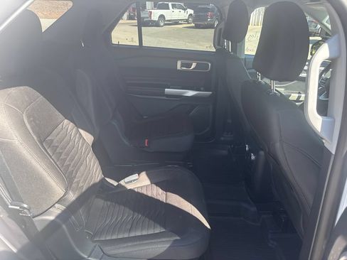Used 2021 Ford Explorer XLT AWD/4WD image 13
