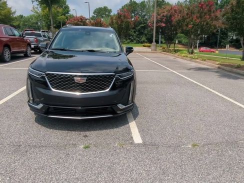 Used 2022 Cadillac XT6 Premium Luxury w/ Platinum Package AWD/4WD image 3