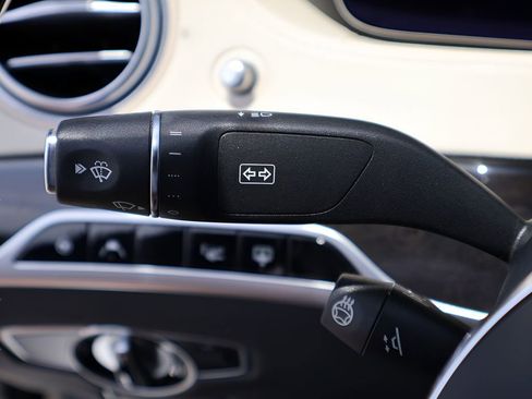 Used 2020 Mercedes-Benz S 560 4MATIC Sedan image 36