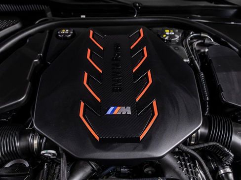 Used 2025 BMW M5 w/ Carbon Package image 40