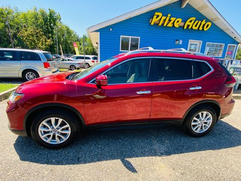 Used 2019 Nissan Rogue SV FWD image 2