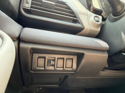 Used 2024 Subaru Outback Premium AWD/4WD image 20