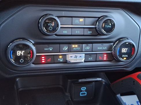 New 2025 Ford Bronco Heritage Edition AWD/4WD image 13