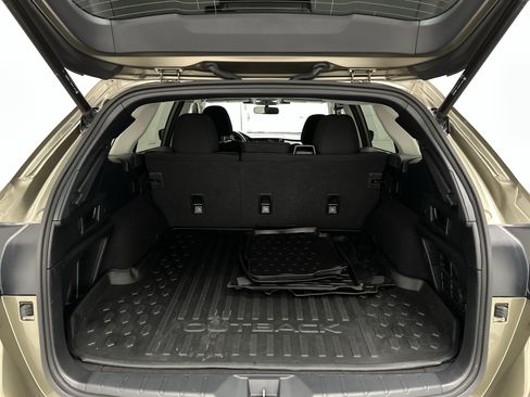 Used 2024 Subaru Outback Premium AWD/4WD image 13