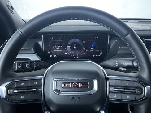 Certified 2025 GMC Acadia Elevation image 3