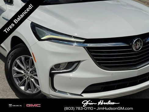 Used 2023 Buick Enclave Essence image 6