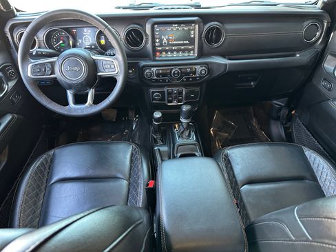 Used 2023 Jeep Wrangler Unlimited Sahara AWD/4WD image 13