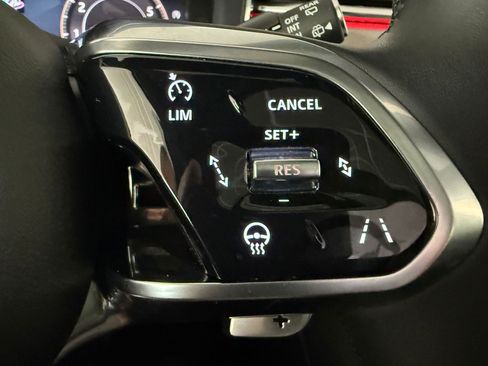 Used 2025 Jaguar F-PACE R-Dynamic S AWD/4WD image 17