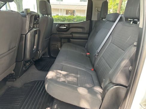 Used 2021 Chevrolet Silverado 1500 LT RWD image 19