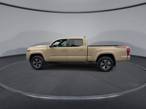 Used 2019 Toyota Tacoma TRD Sport w/ Technology Package AWD/4WD image 5