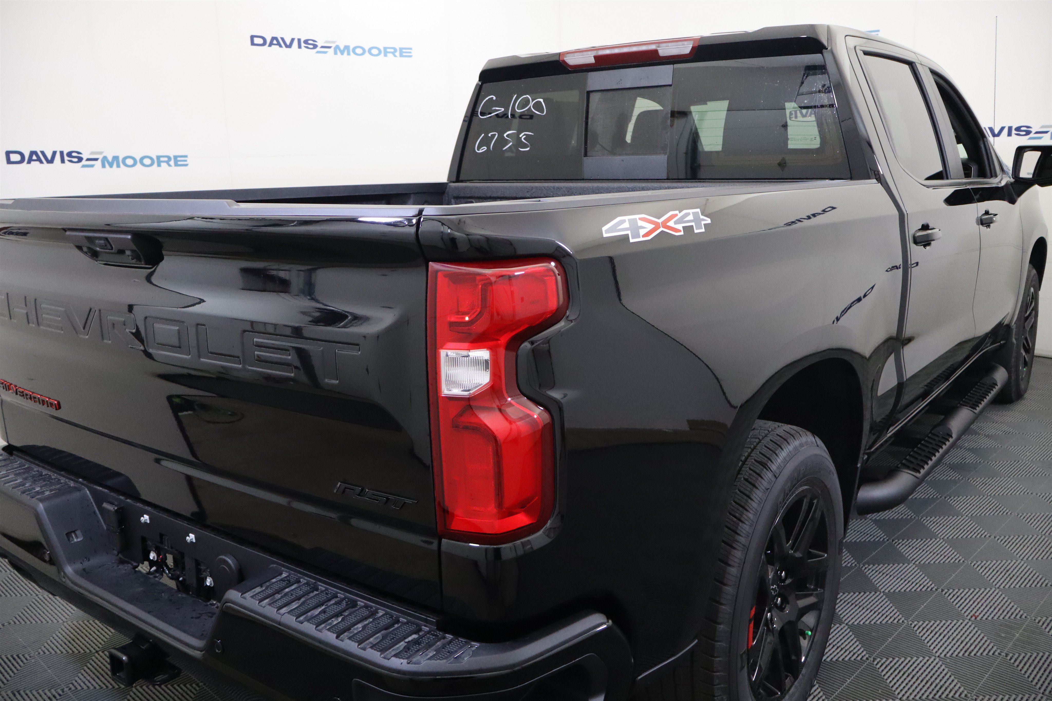 New 2026 Chevrolet Silverado 1500 RST w/ Redline Edition AWD/4WD image 6